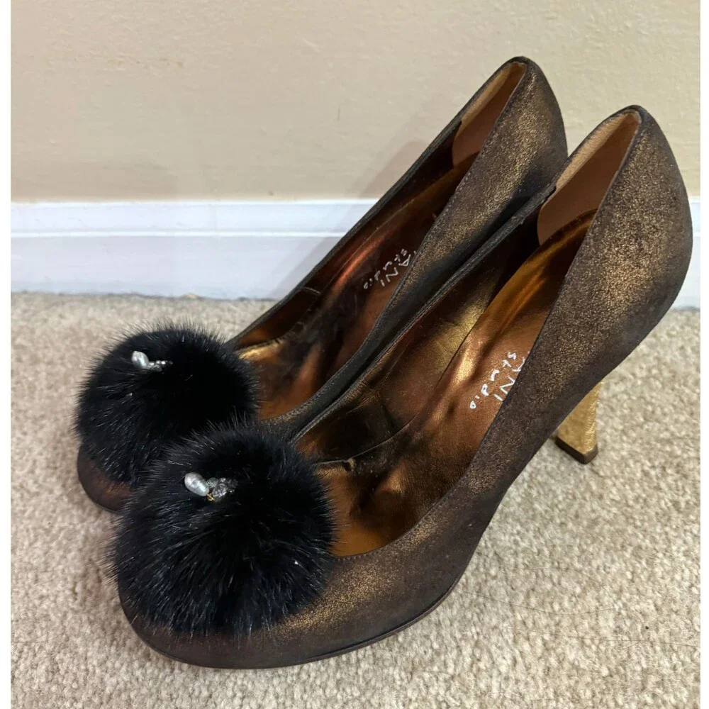 Mariani Studio Bronze Metallic Pumps Womens 7.5 Mink Fur Pom Accent Heels Shoes